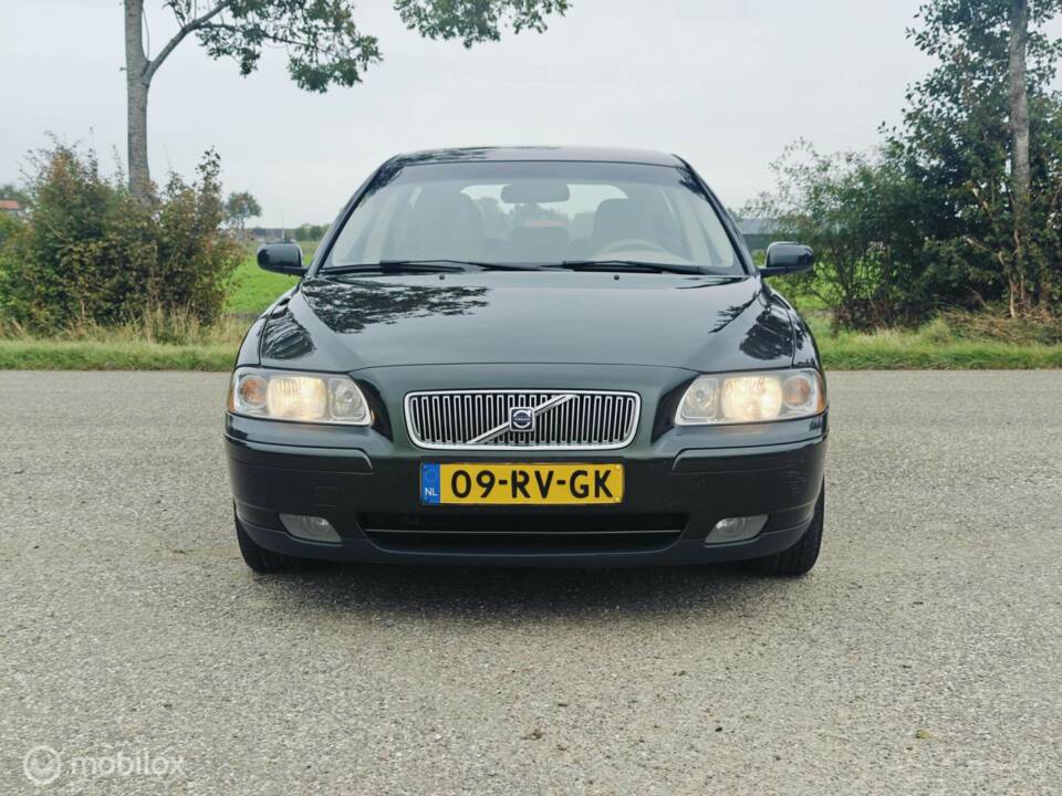 Imagen 11/40 de Volvo V 70 2.4 (2005)