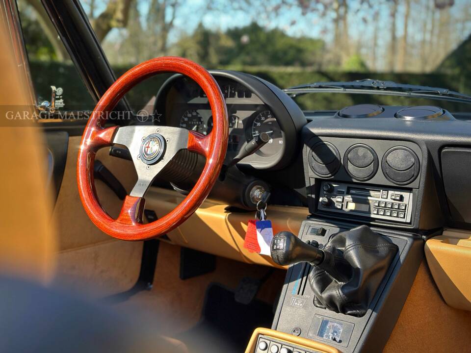 Image 60/100 de Alfa Romeo 2.0 Spider (1993)