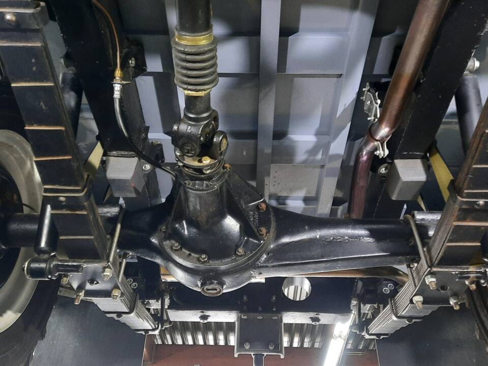 Image 21/25 of Land Rover 88 (1961)