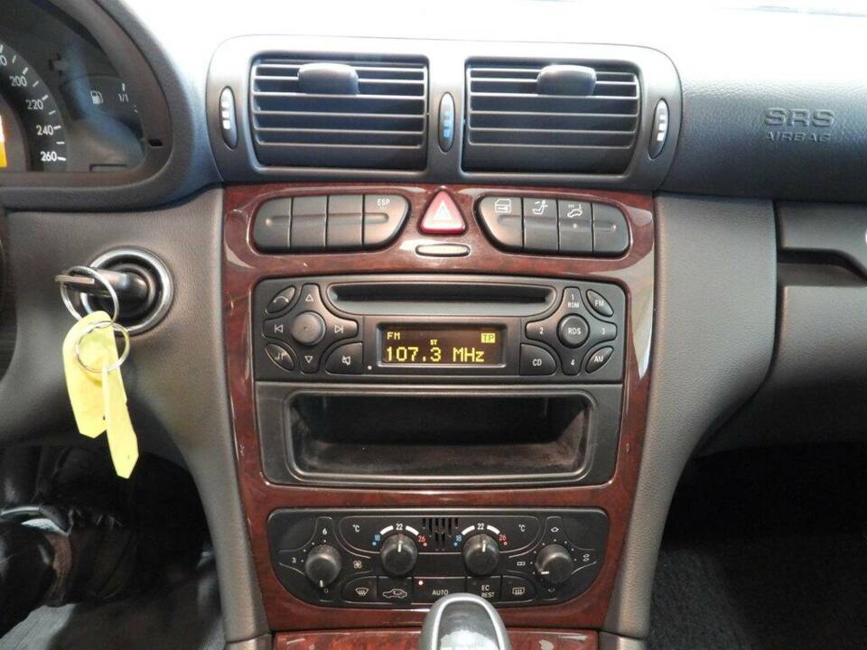 Image 8/15 of Mercedes-Benz C 200 Kompressor (2000)
