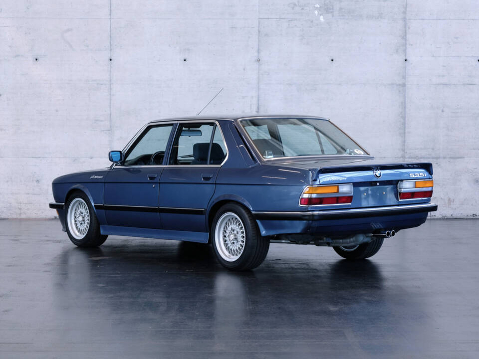 Image 3/23 de BMW 535i (1984)