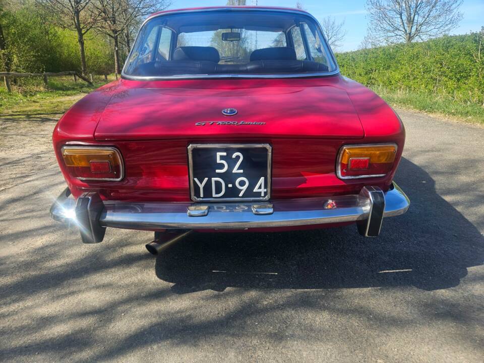 Immagine 4/7 di Alfa Romeo Giulia 1600 GT Junior (1974)