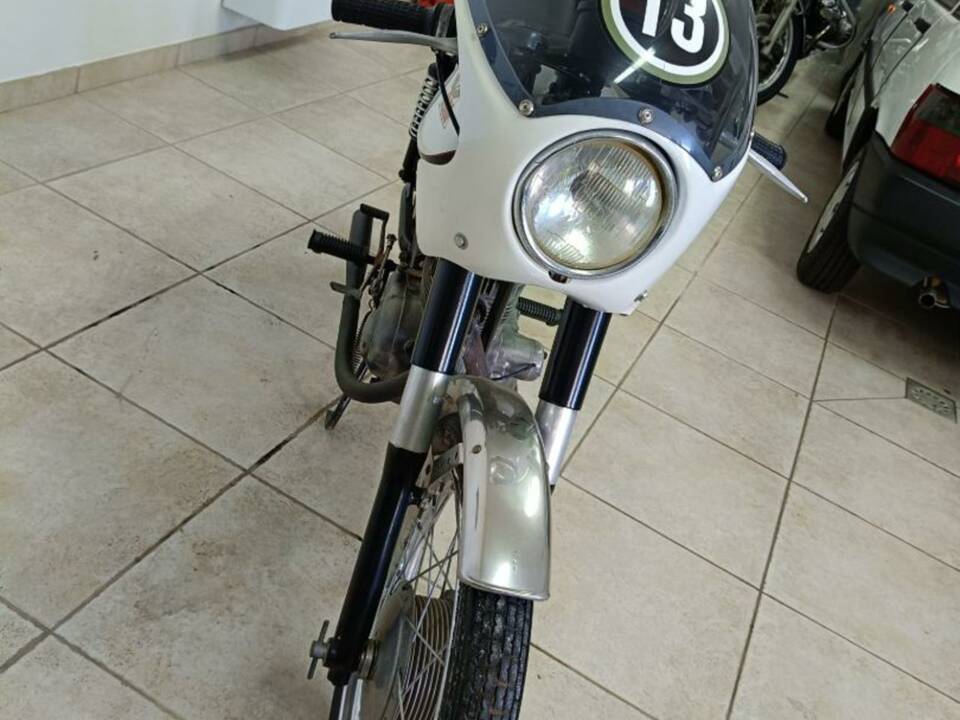 Immagine 14/26 di Moto Morini Corsaro 125 (1961)