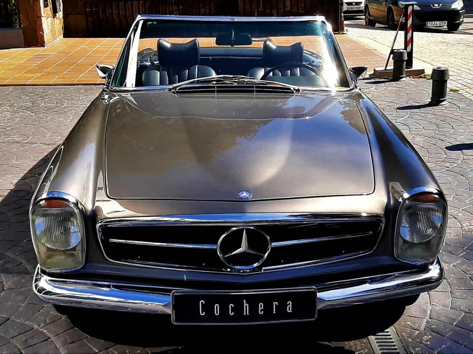 Immagine 2/16 di Mercedes-Benz 280 SL (1970)
