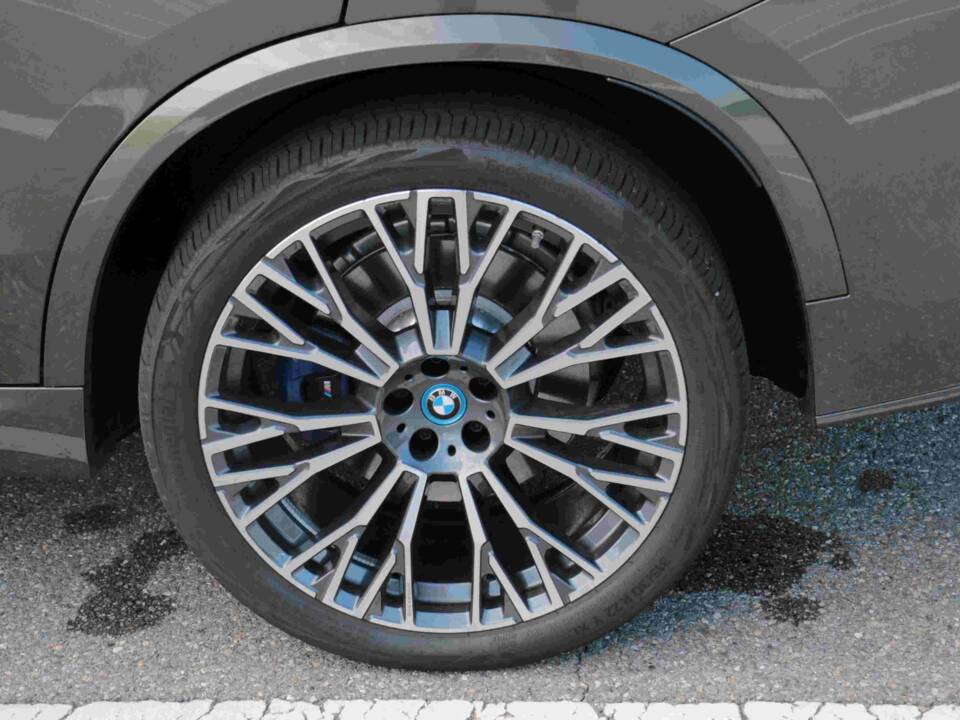 Bild 5/9 von BMW X5 xDrive50e (2023)