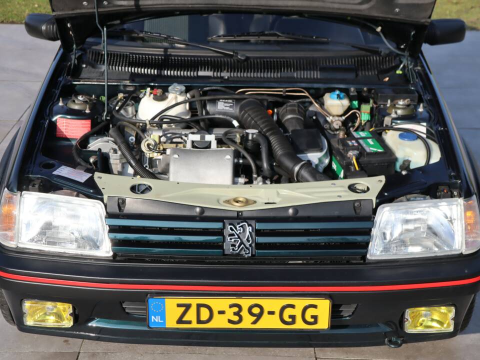 Bild 43/50 von Peugeot 205 GTi 1.9 (1991)