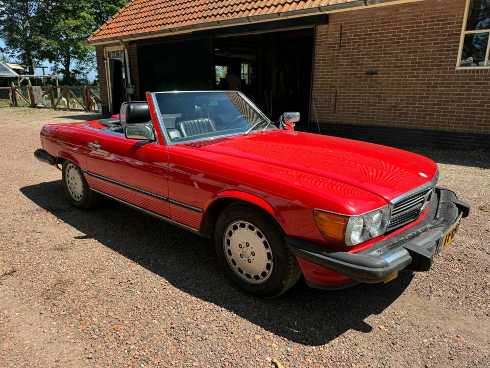Image 1/7 of Mercedes-Benz 500 SL (1986)