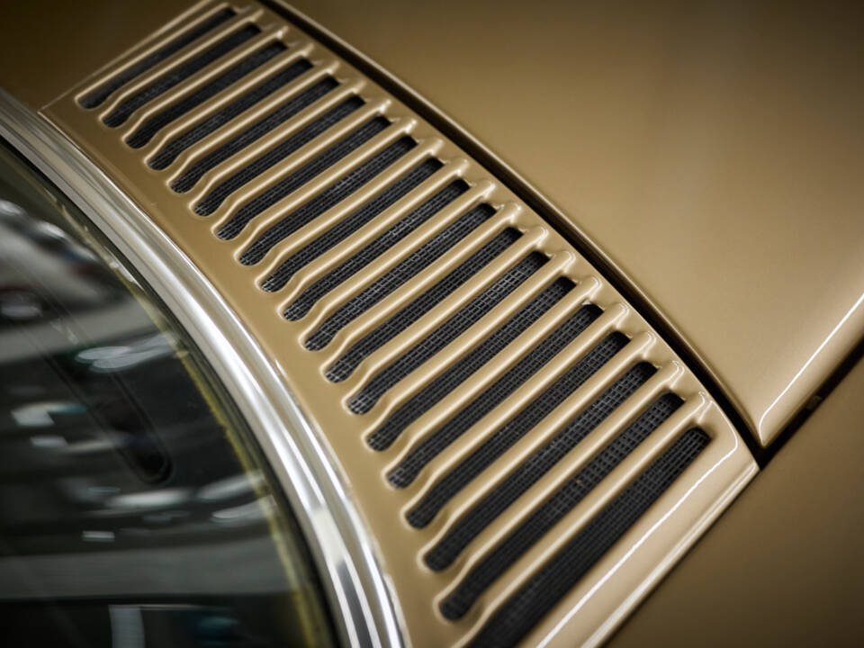 Image 38/99 of Mercedes-Benz 300 SL (1987)
