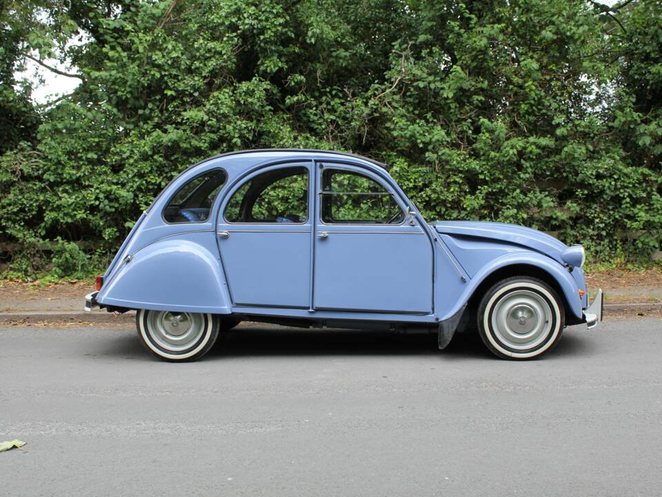 Immagine 7/18 di Citroën 2 CV 6 Charleston (1987)