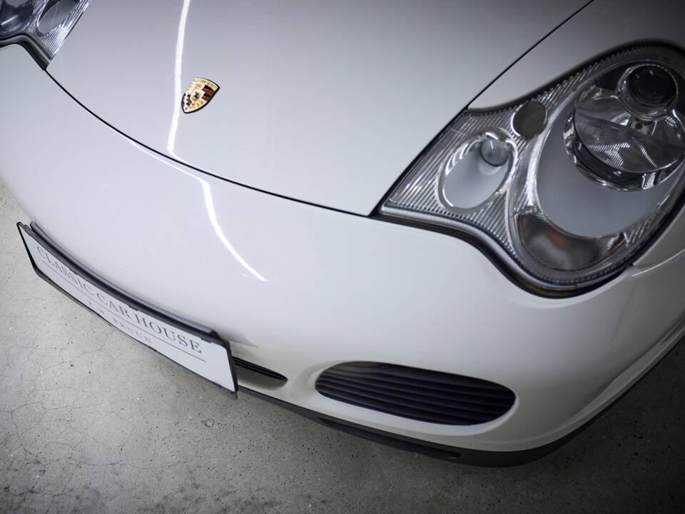 Bild 44/100 von Porsche 911 Carrera 4S (2004)