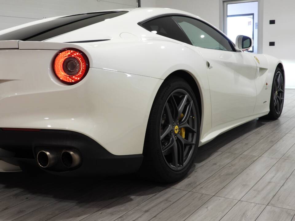 Image 11/15 de Ferrari F12berlinetta (2013)