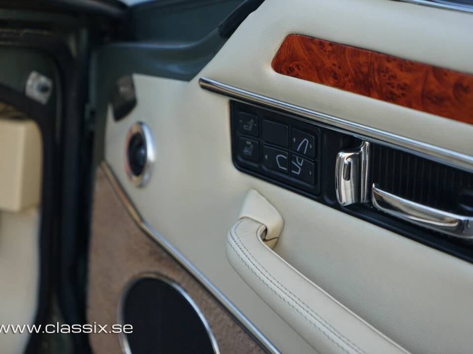 Afbeelding 20/22 van Jaguar XJS 4.0 Celebration (1996)