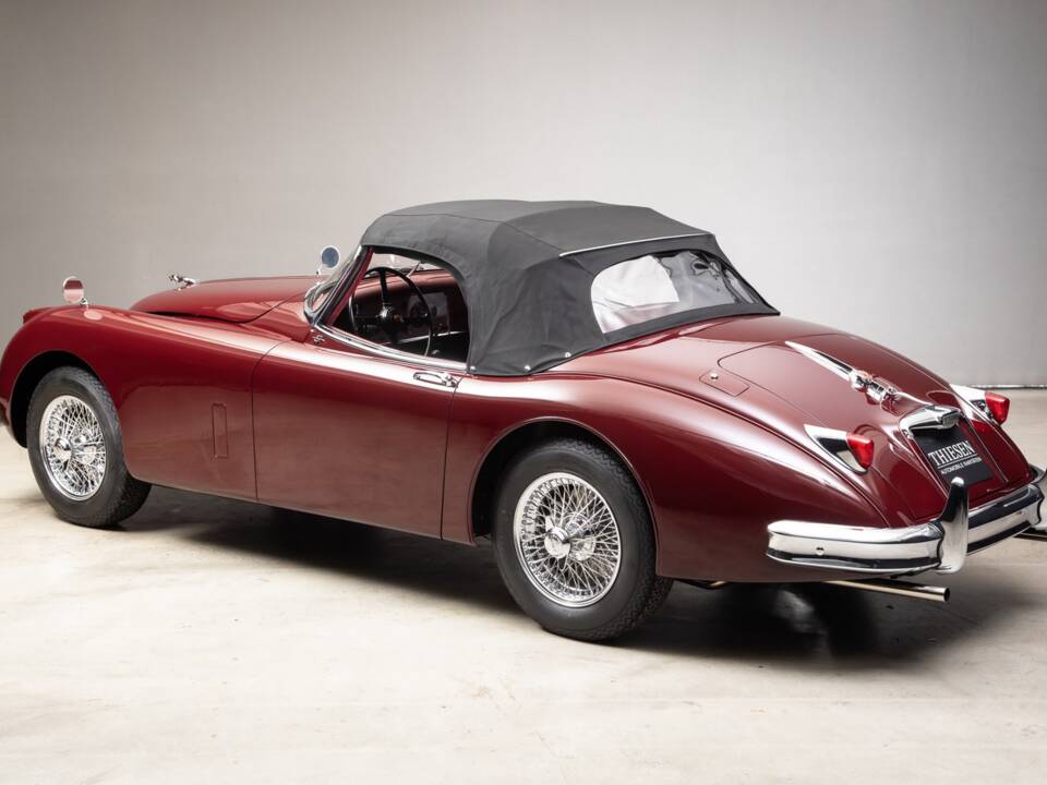 Afbeelding 10/34 van Jaguar XK 150 3.4 S OTS (1958)