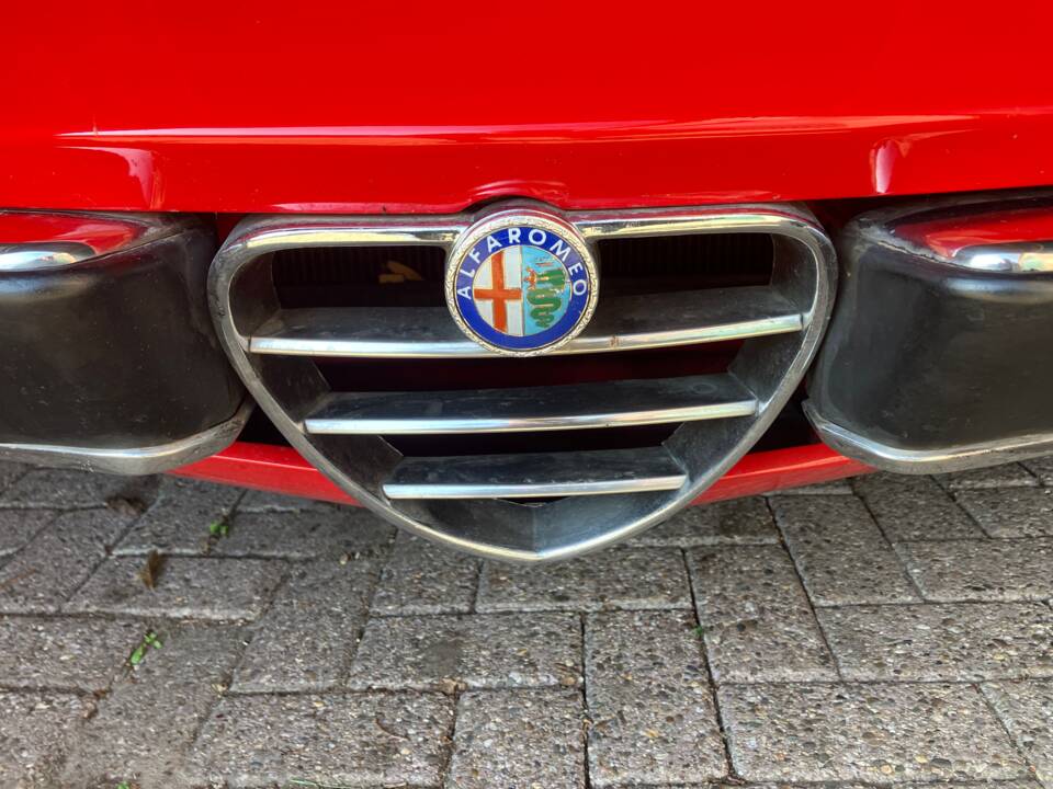 Afbeelding 23/24 van Alfa Romeo 2000 Spider Veloce (1979)