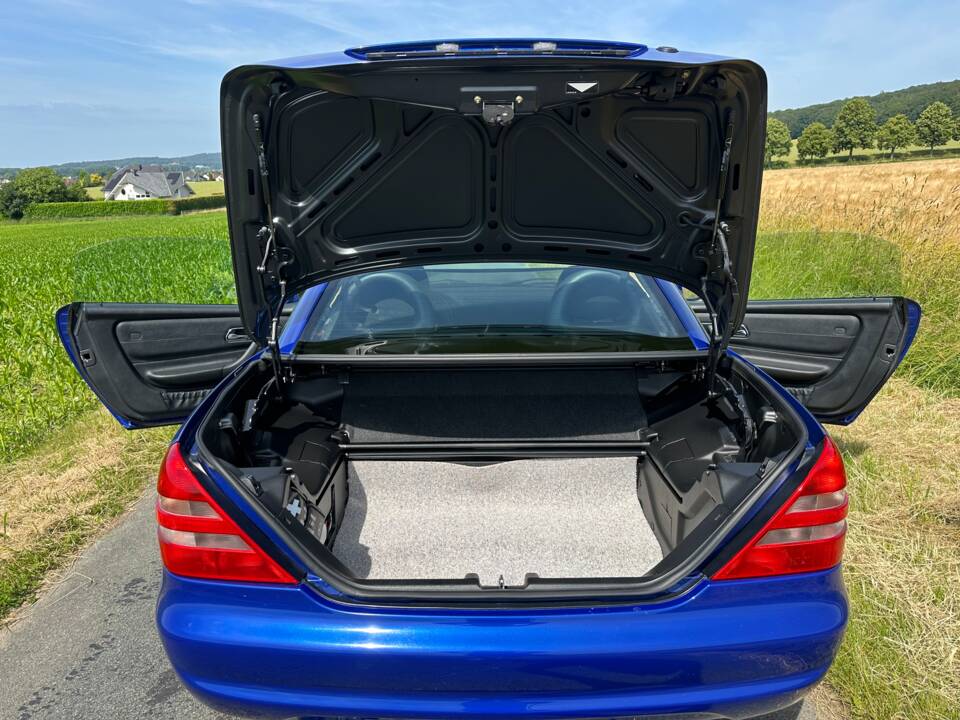 Afbeelding 7/15 van Mercedes-Benz SLK 230 Kompressor (1998)