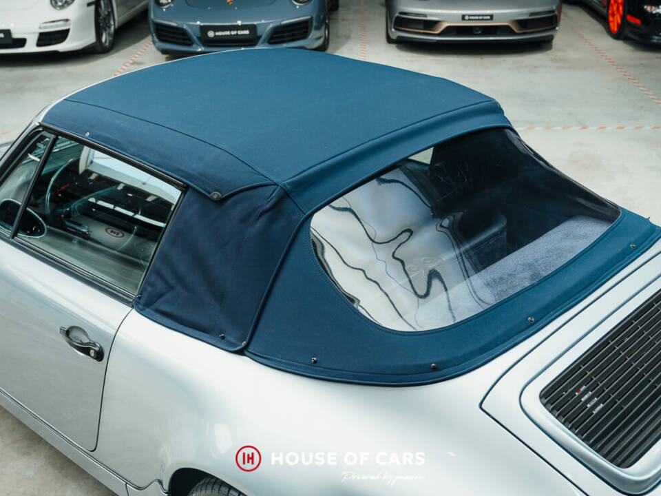 Image 13/25 of Porsche 911 Carrera 2 (1993)