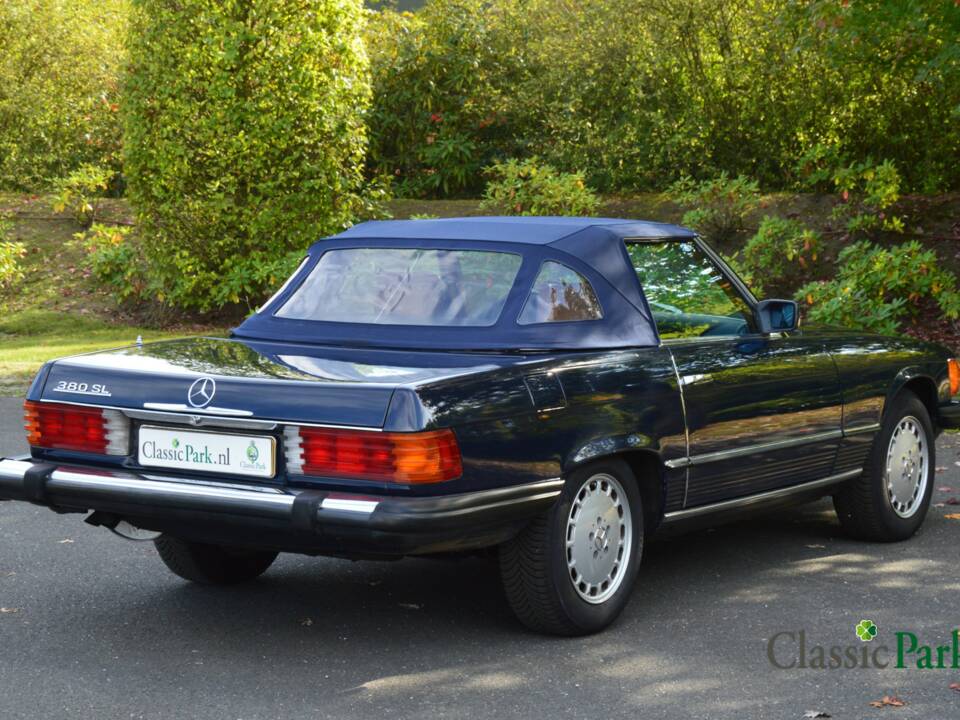 Image 22/50 de Mercedes-Benz 380 SL (1982)