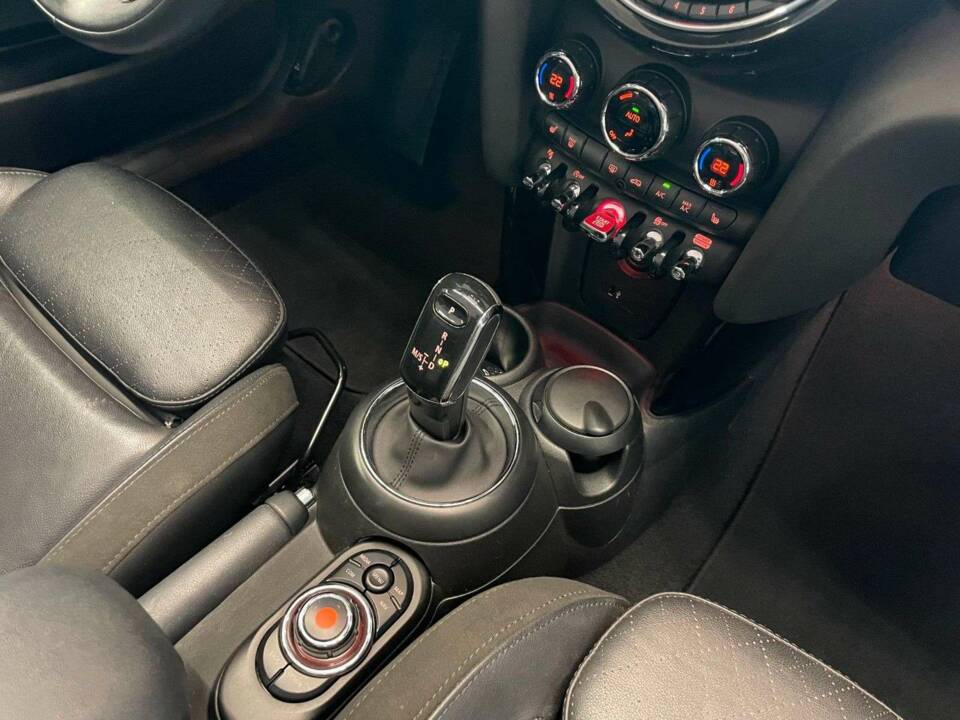 Image 15/19 of Mini Cooper (2019)