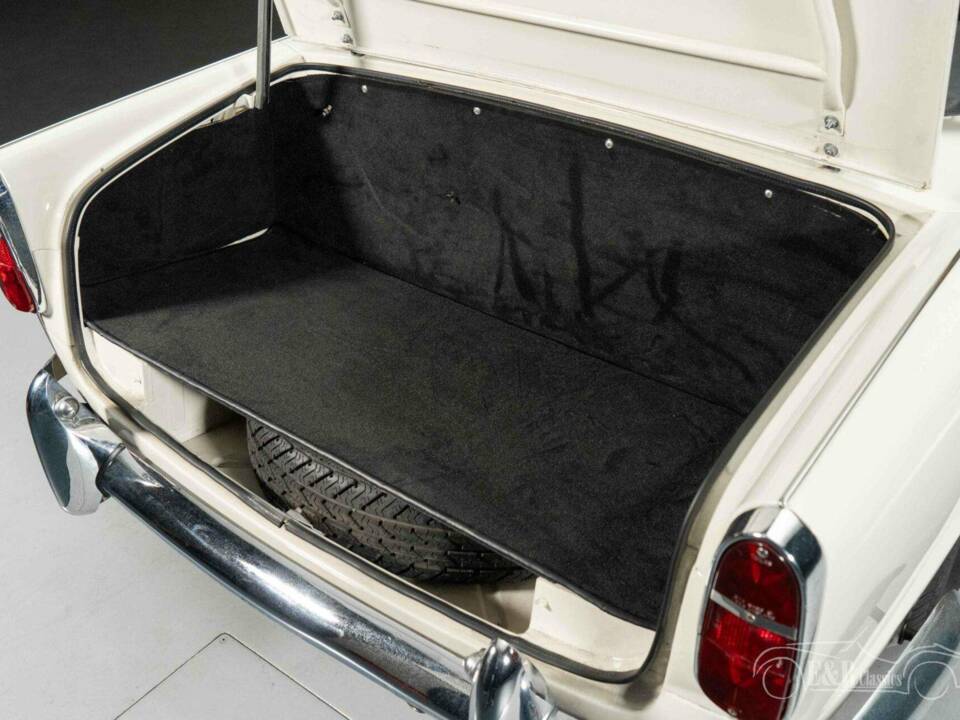Image 18/19 of Triumph TR 4A (1966)