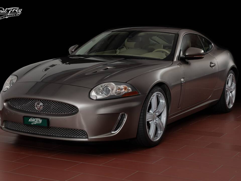 Image 1/8 of Jaguar XKR (2009)