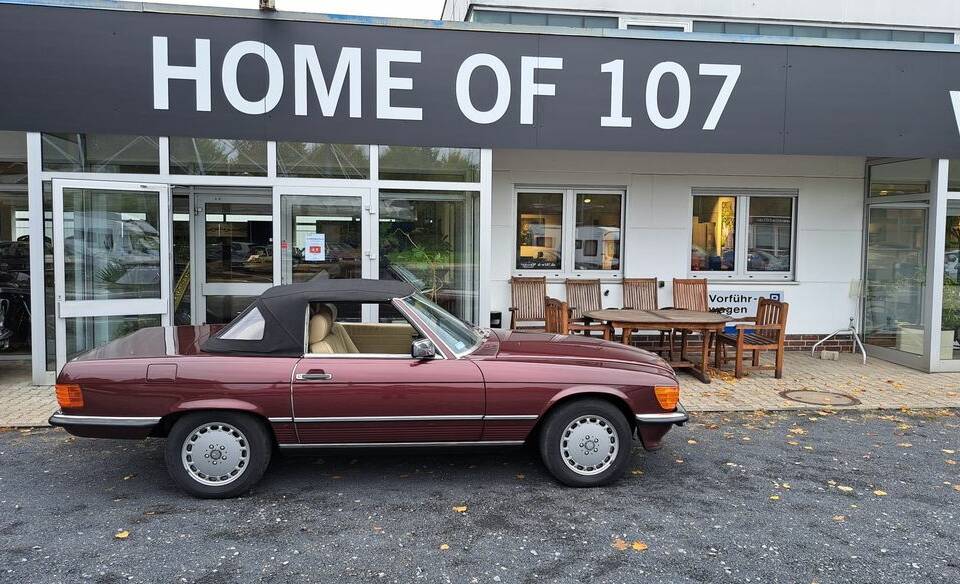 Image 1/29 of Mercedes-Benz 560 SL (1987)