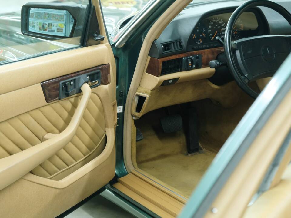 Bild 36/50 von Mercedes-Benz 420 SEL (1990)