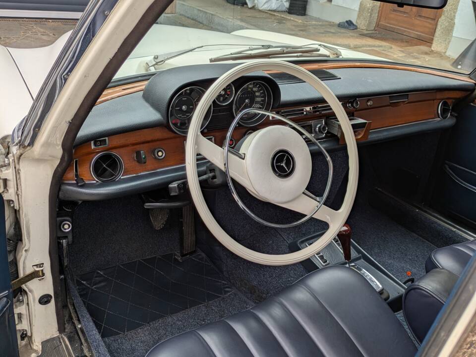 Immagine 7/24 di Mercedes-Benz 300 SEL 6.3 (1972)