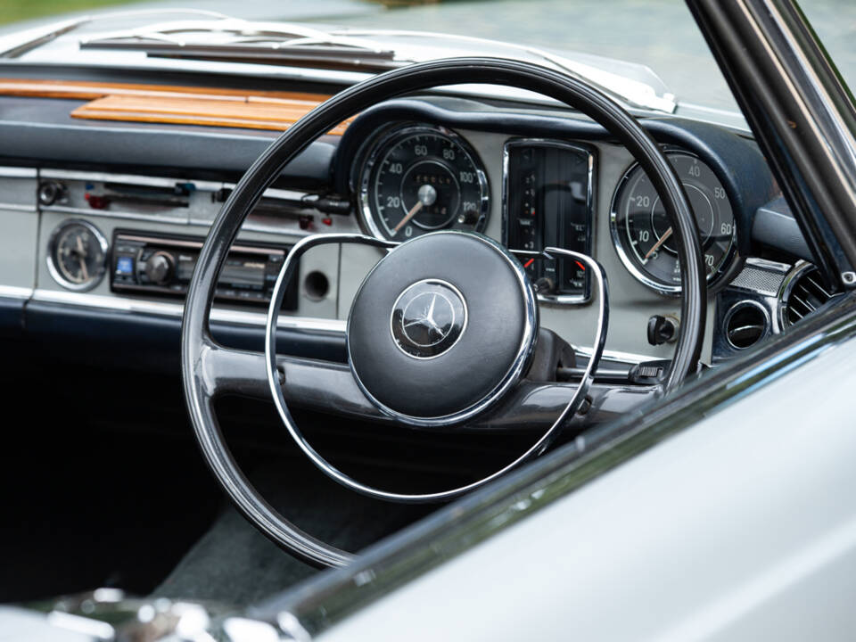 Bild 11/41 von Mercedes-Benz 250 SL (1967)