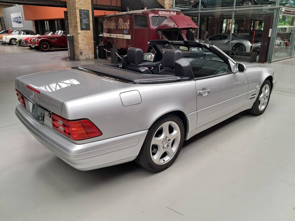 Image 6/50 of Mercedes-Benz SL 320 (1998)