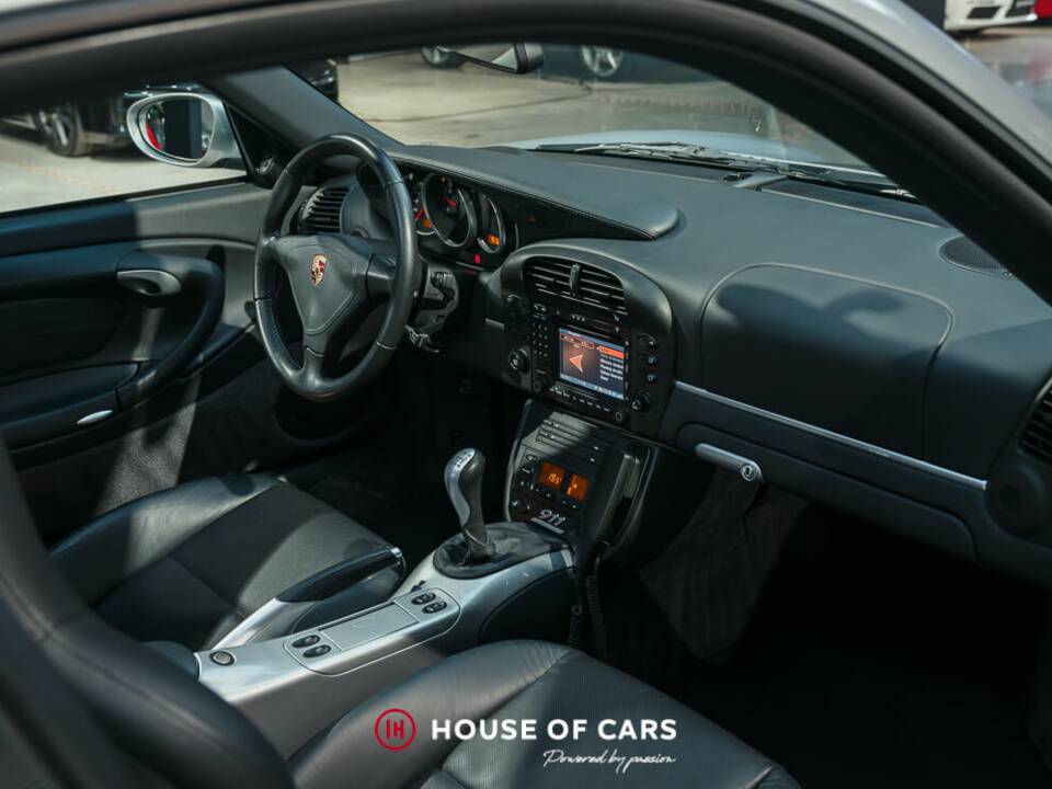 Imagen 17/24 de Porsche 911 Carrera "40 Jahre 911" (2003)