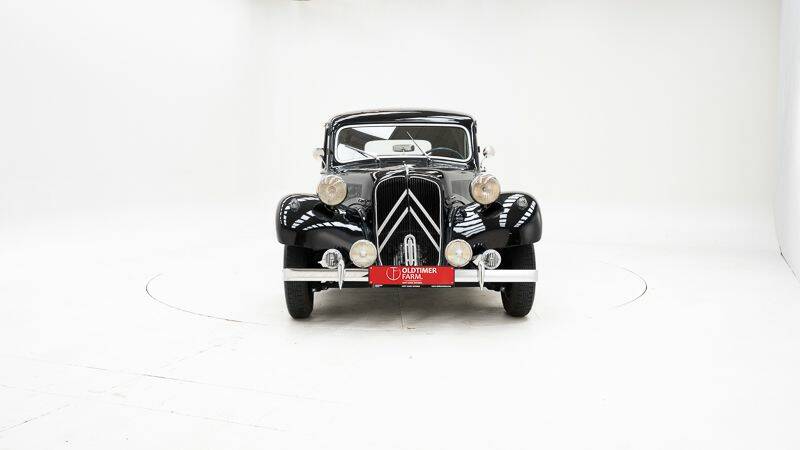 Image 6/15 de Citroën Traction Avant 11 B (1955)