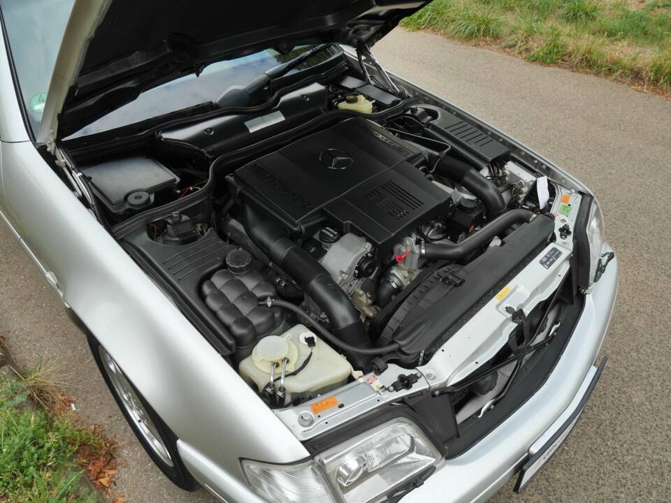Image 27/50 of Mercedes-Benz SL 500 (1900)