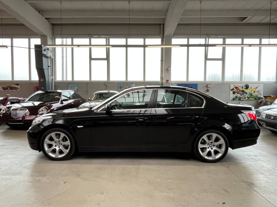 Afbeelding 30/38 van BMW 530i (2003)
