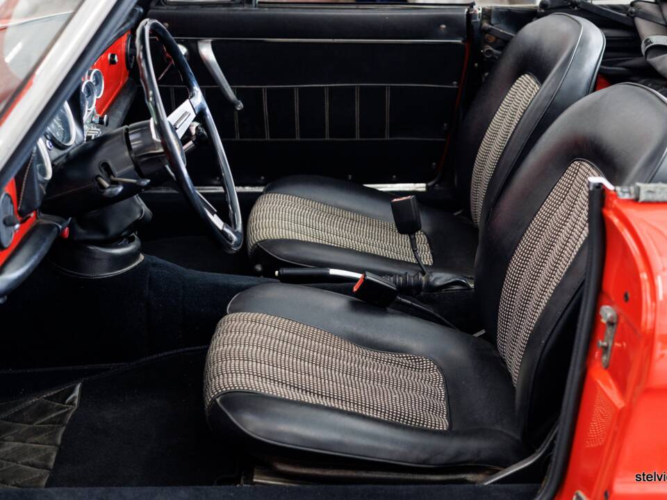 Afbeelding 22/37 van Alfa Romeo 1600 Spider Duetto (1966)