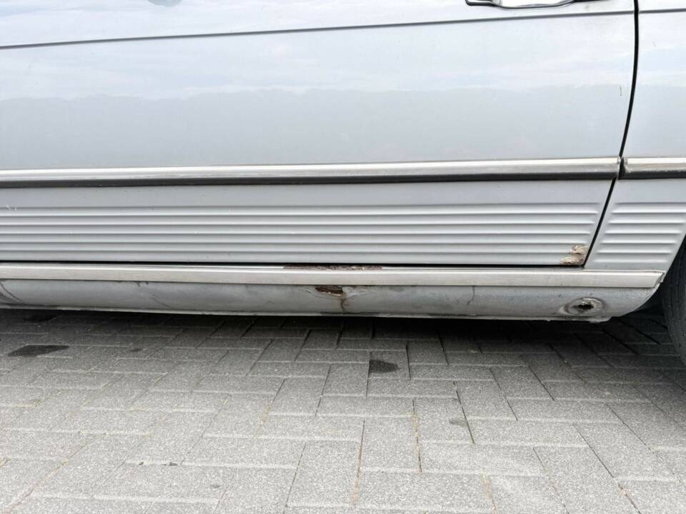 Image 19/50 de Mercedes-Benz 560 SL (1988)