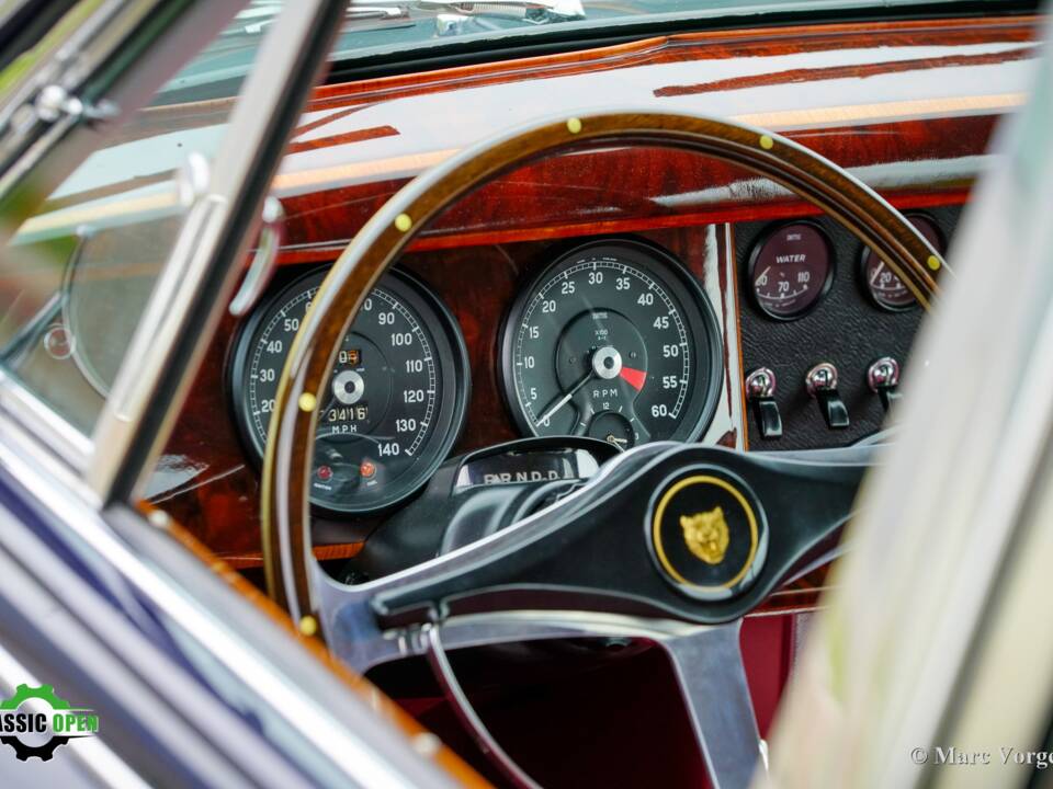 Image 31/42 of Jaguar Mk II 3.8 (1963)