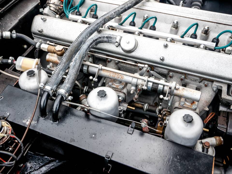 Bild 21/22 von Aston Martin DBS (1970)