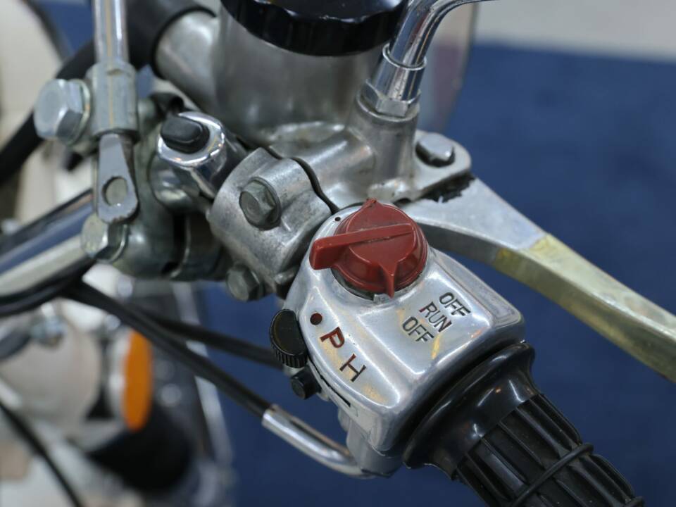 Image 34/40 of Honda CB 360 G (1974)