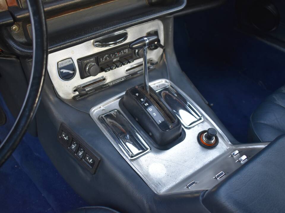 Bild 24/37 von Jaguar XJ 6 4.2 (1972)