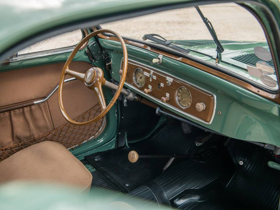 Image 21/36 of FIAT 500 C Topolino (1950)