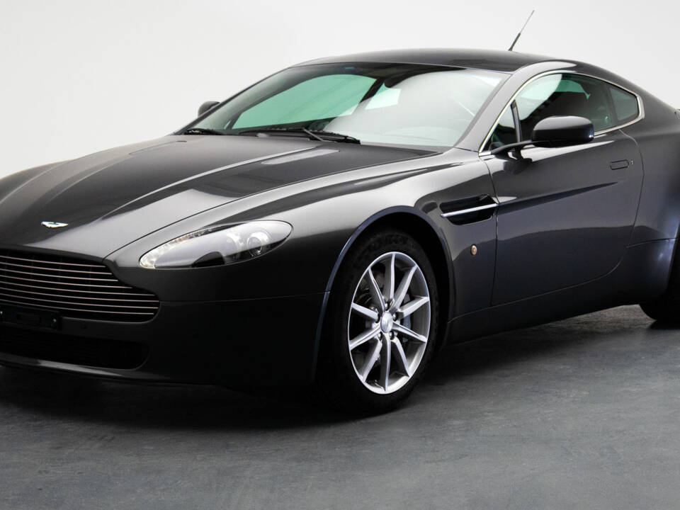 Image 2/10 de Aston Martin V8 Vantage (2007)