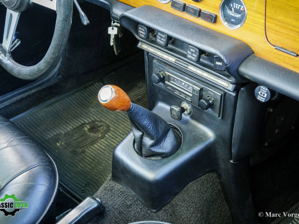 Image 15/52 of Triumph TR 6 (1973)