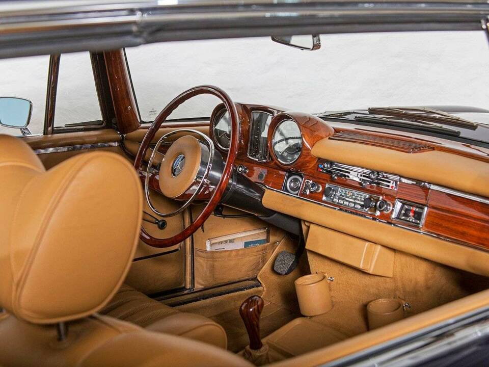Bild 23/34 von Mercedes-Benz 280 SE 3,5 (1969)