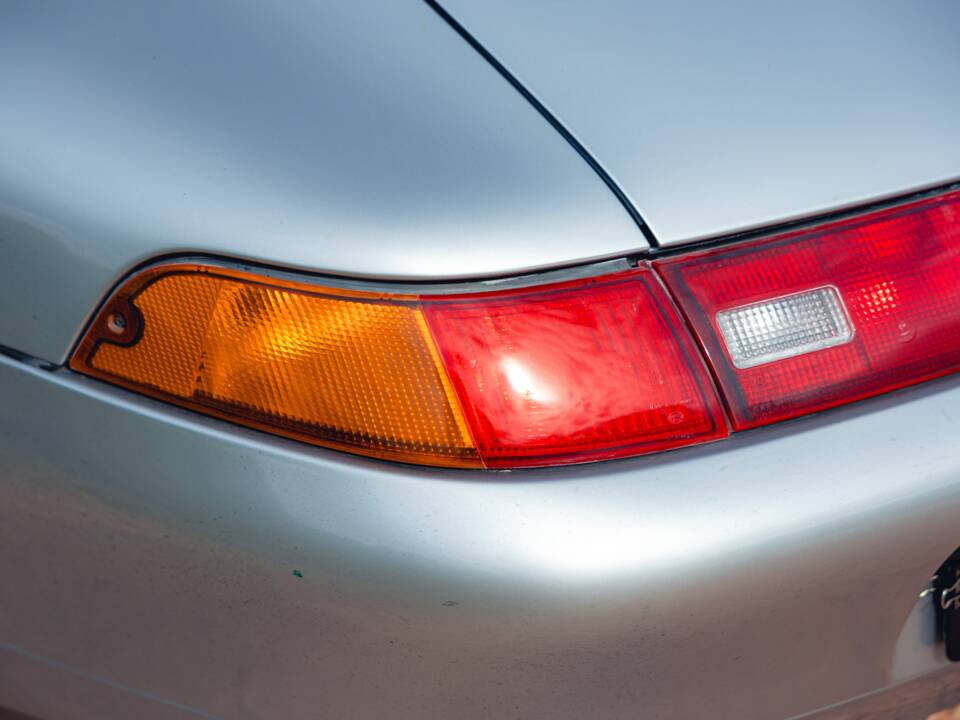 Image 6/15 of Porsche 911 Carrera 4 (1994)