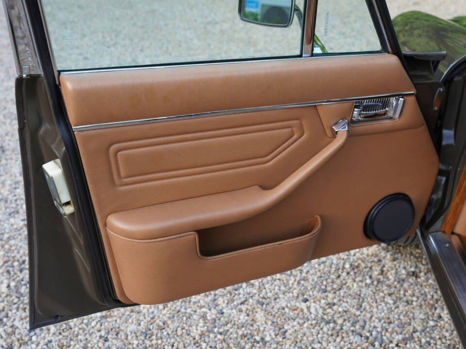 Bild 28/50 von Jaguar XJ 6 L 4.2 (1975)