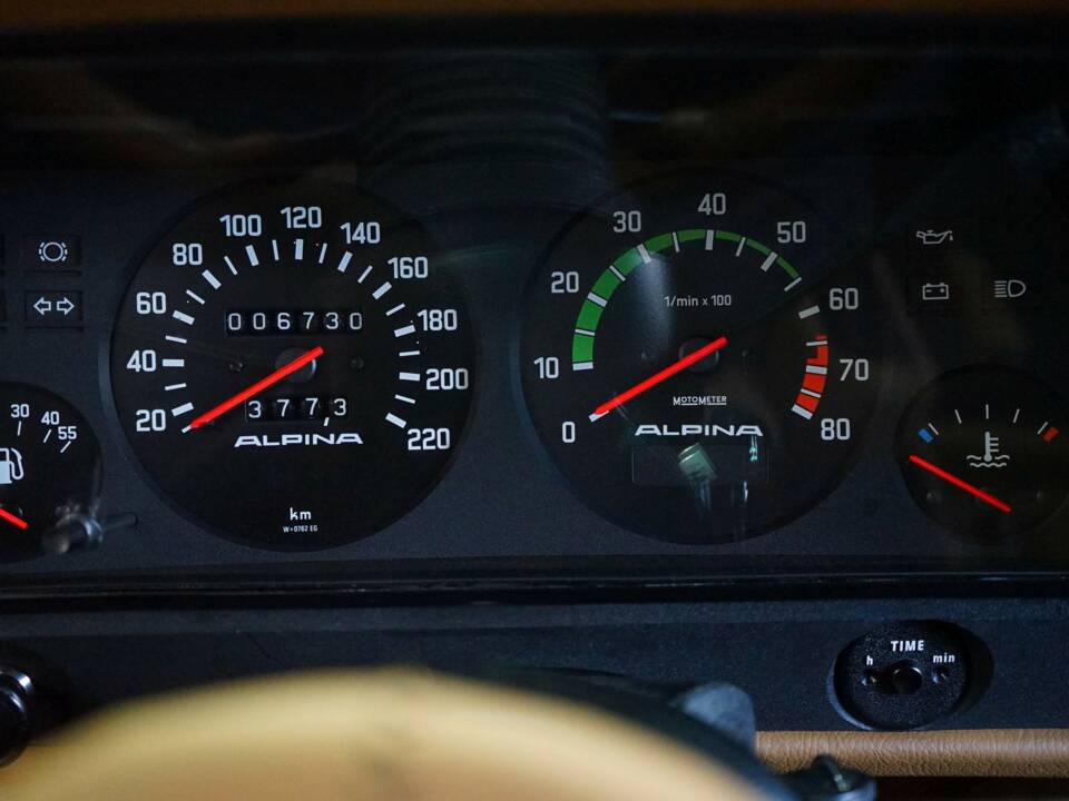 Image 26/56 of BMW 323i (1980)