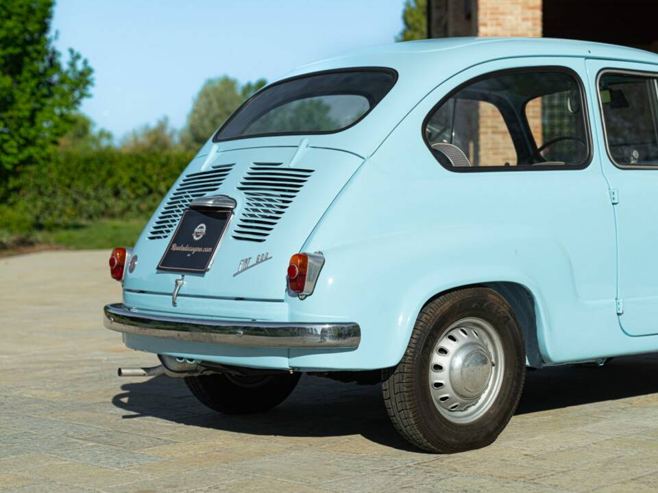 Image 23/49 of FIAT 600 (1957)