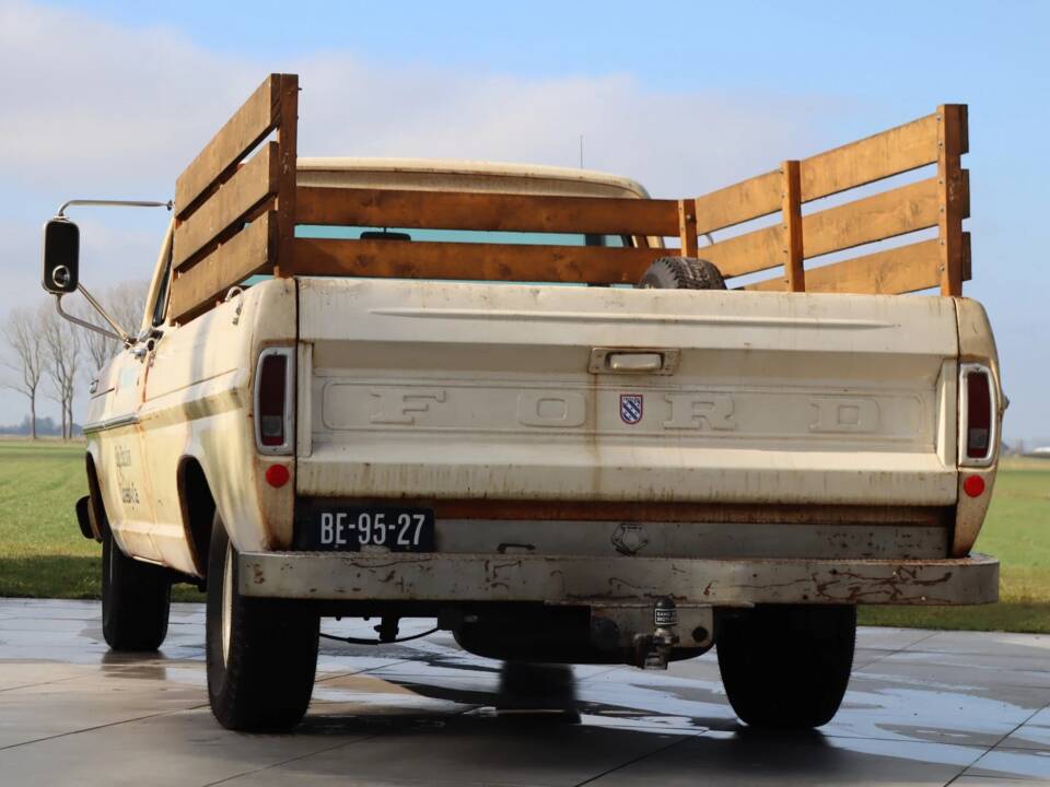 Image 17/52 of Ford F-100 (1967)
