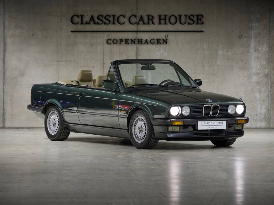 Image 11/90 of BMW 325i (1987)