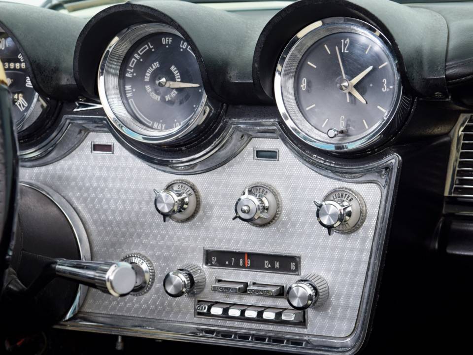 Imagen 20/44 de Lincoln Continental Mk V Convertible (1960)